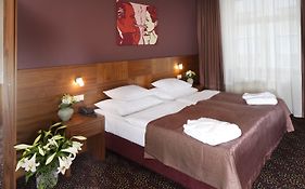 1.Republic Hotel